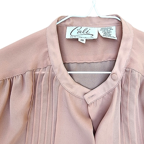 Vintage Cali Pleated Hidden Button Down Closure Dusty Rose Coquette Blouse ♥️ - Picture 3 of 3
